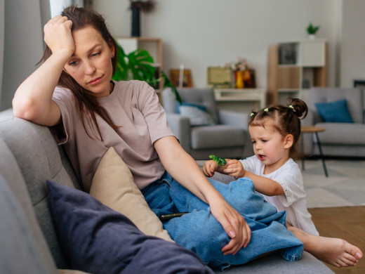 Duševní onemocnění rodičů ovlivňuje psychiku dětí. Včasná pomoc může předcházet problémům